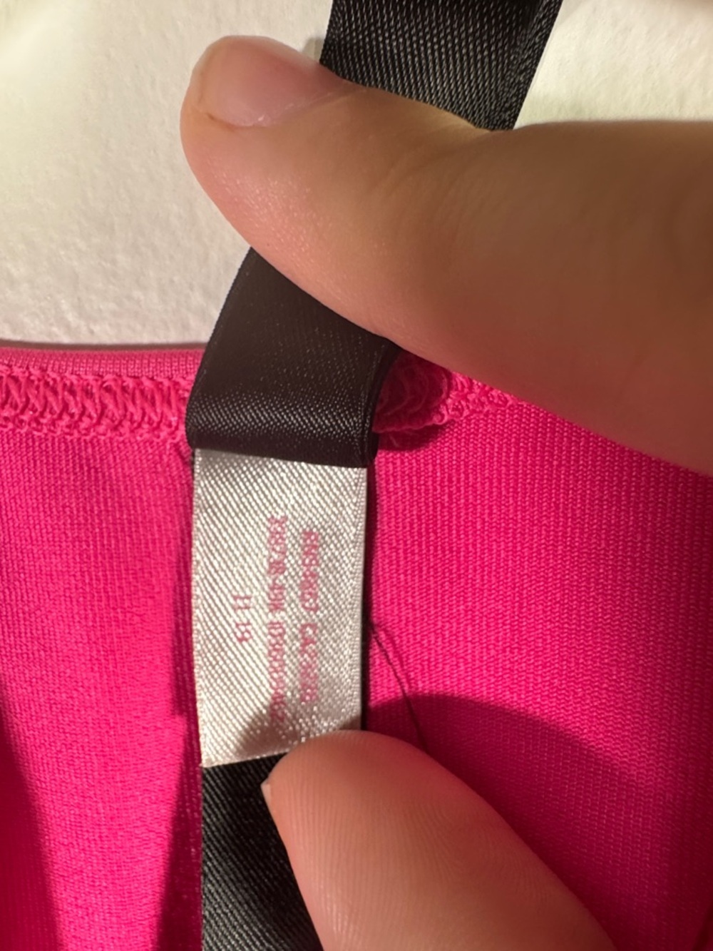 PINK Victoria's Secret Hot Pink Knot Front Cutout Sports Bra XS - Picture 6 of 6